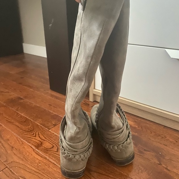 Grey knee high boots - Picture 4 of 4